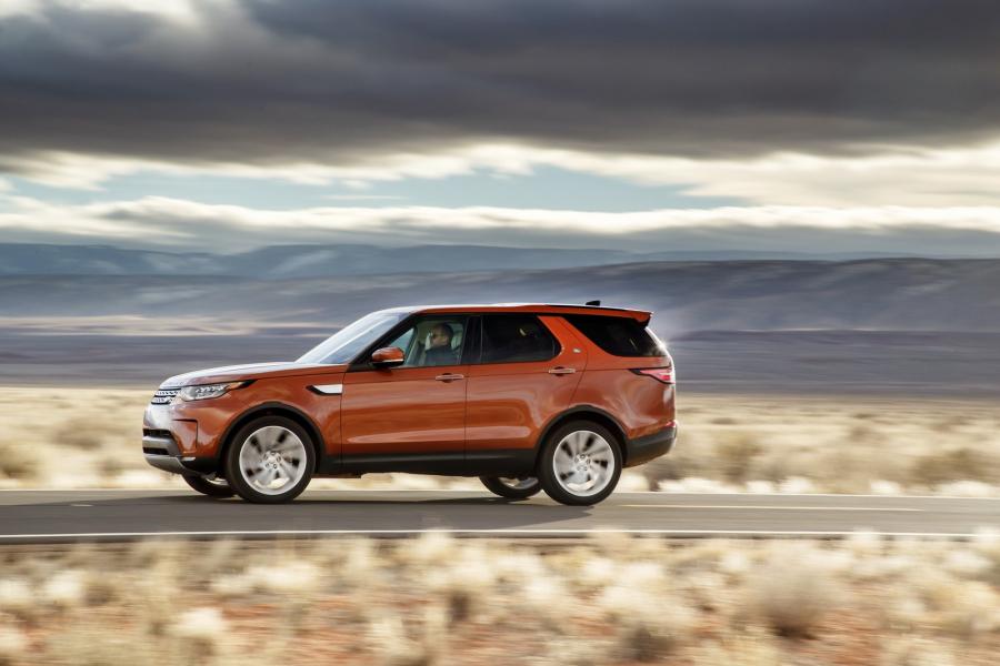  Land Rover Discovery HSE TD6 2017 года  (NA) (фото 4 из 61)